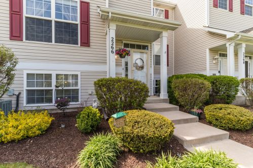 2266 Graystone Dr, Joliet, IL 60431-8785