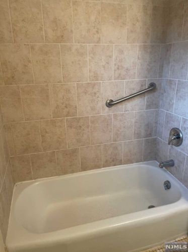 6 Rustic Cir, Montvale NJ 07645-1608 exterior