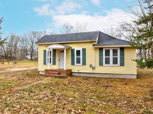 306 Sherman St, Allegan MI  49010-1066 exterior