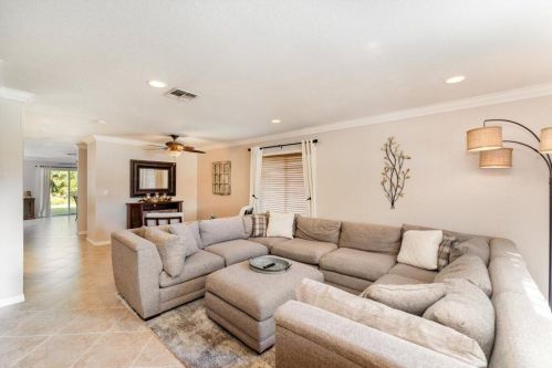 2065 Marblehead Way, Fort Pierce, FL 34953-4388