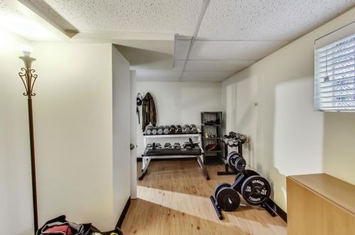 6040 Northcott Ave, Chicago IL 60631-3103 exterior