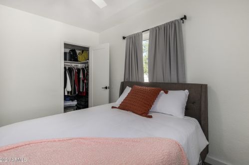 1802 Cypress St, Phoenix AZ  85006-1837 exterior