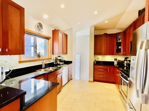 6244 Keeler Ave, Chicago IL 60803-1906 exterior