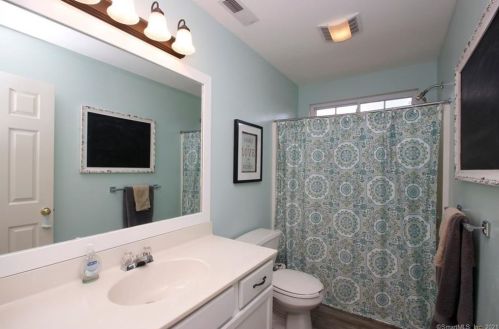 16 Highland Ave, Ellington CT 06029-3796 exterior