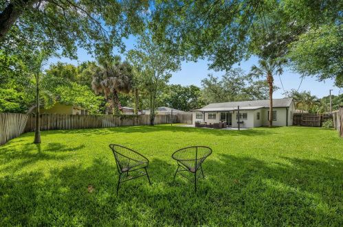 3912 Bay View Ave, Tampa FL  33611-1234 exterior