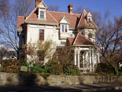 11 Fairmont Ave, Newton, MA 02458-2505