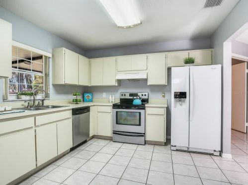 9114 Camino Villa Blvd, Tampa FL 33635-1066 exterior