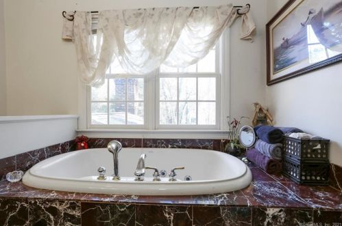 154 Mather St, Wilton CT 06897-5011 exterior