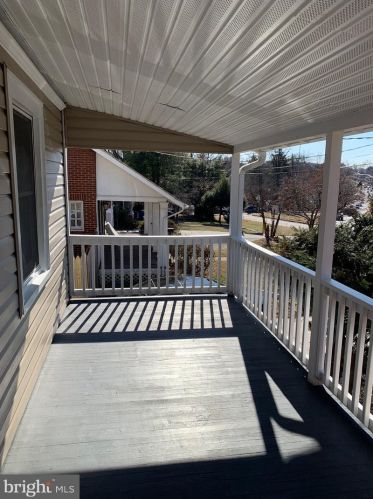 9407 Colesville Rd, Silver Spring MD 20901-4819 exterior