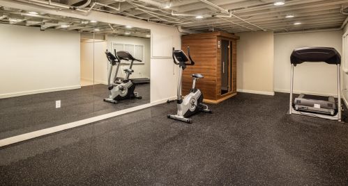 7644 Bch Dr, Milwaukee WI 53217-2930 exterior