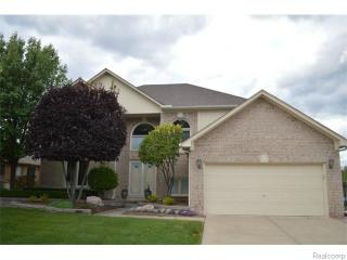16049 Mountainside Dr, Macomb Township, MI 48042-5623
