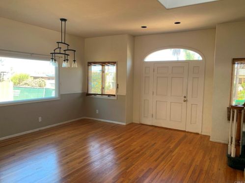 4535 Granger St, San Diego, CA 92107-4009