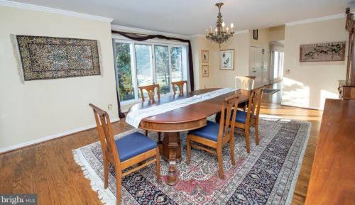 699 Longview Dr, Huntingdon Valley PA 19006-2219 exterior