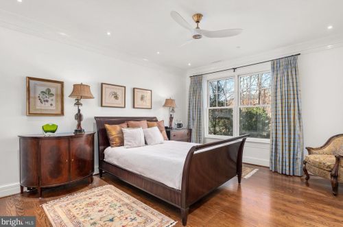 2735 Cathedral Ave, Washington DC  20008-4119 exterior