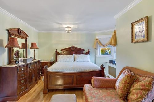 93 Brookside Ave, Mount Vernon NY 10553-1318 exterior