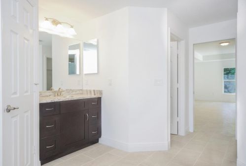 1660 Lexington Dr, Fort Pierce FL 34953-1629 exterior