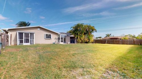 765 Byron St, Fort Pierce FL 34983-1921 exterior