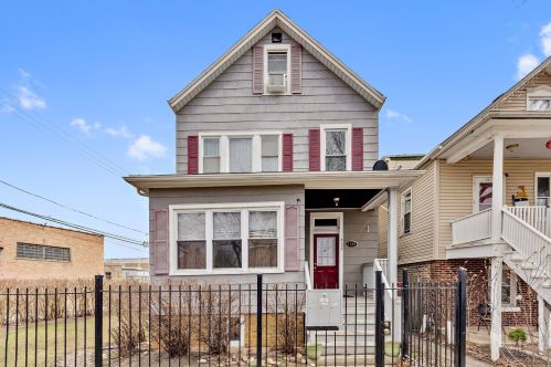 2135 Menard Ave, Chicago, IL 60639-2818