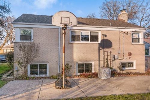 3935 Greenleaf Ave, Chicago IL 60626-2882 exterior