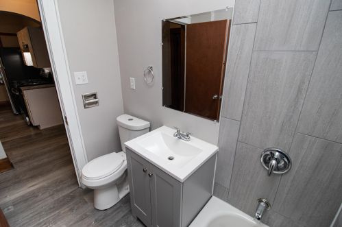 4608 39th St, Milwaukee WI  53209-5860 exterior