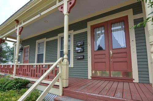 32 Burncoat St, Worcester MA 01605-1814 exterior