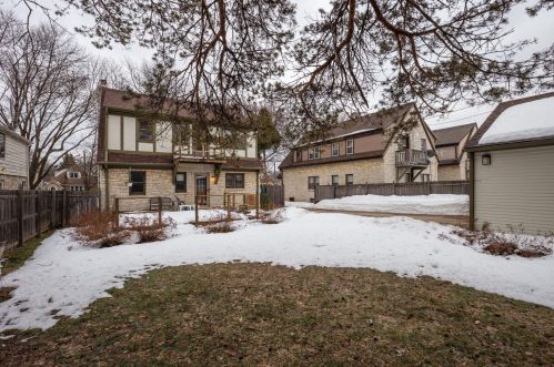 3283 48, Milwaukee WI 53220-2707 exterior