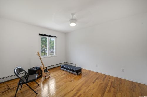 6 Bethal Ln, Commack NY 11725-1003 exterior