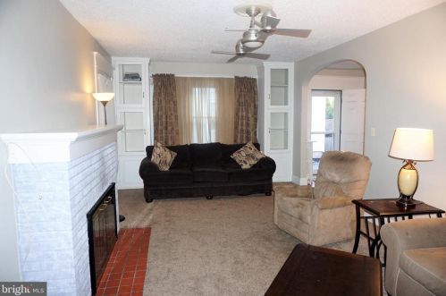 527 Latona Ave, Trenton NJ 08618-2439 exterior