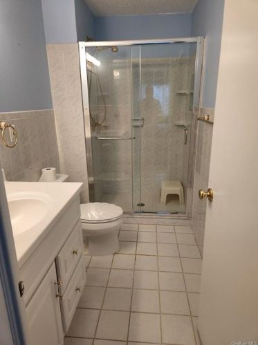 1 Huntington Cir, Peekskill NY 10566-2558 exterior