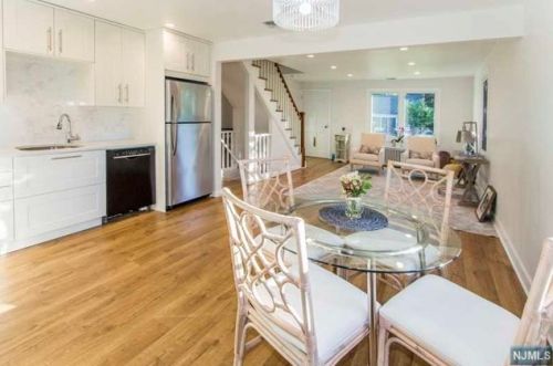 41 Crest Dr, Cresskill NJ  07626-2240 exterior