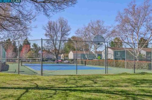 3570 Northwood Dr, Concord CA  94520-7717 exterior