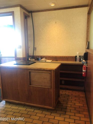 4311 Westnedge Ave, Kalamazoo MI  49008-3267 exterior