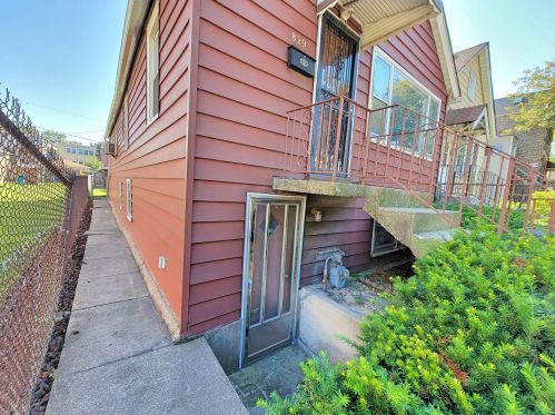 829 34 St, Chicago IL 60608-6703 exterior