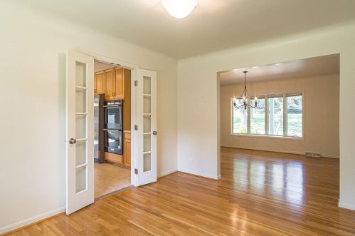 1136 Brewster Rd, Rochester MI 48309-1433 exterior