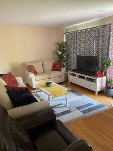 466 Ridgemont Dr, Pittsburgh, PA 15220-5233