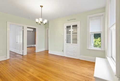 8 Gifford Ct, Salem MA 01970-2211 exterior