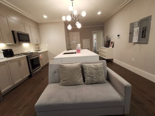 214 Market St, Boston, MA