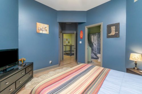 665 Shelby St, Gary IN 46403-2254 exterior