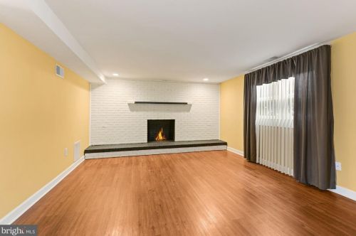 6 Kennedy Dr, Cookstown NJ 08511-1120 exterior