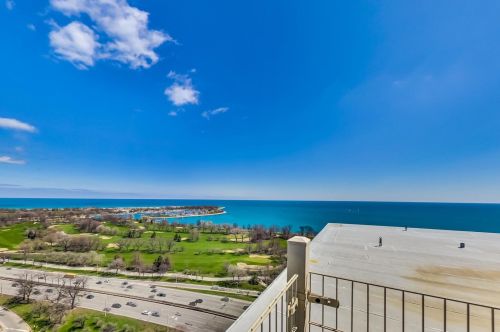 3950 Lake Shore Dr, Chicago IL  60613-3434 exterior