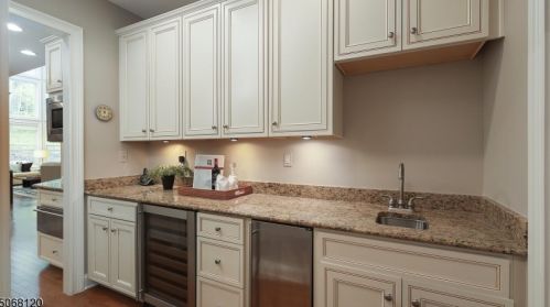 62 Lara Pl, Warren NJ 07059-3009 exterior