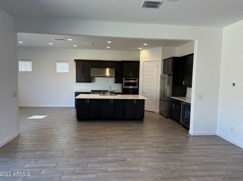 32735 22nd Dr, Phoenix AZ  85085 exterior