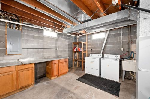 3852 Beyer Rd, Duluth MN 55803-9312 exterior