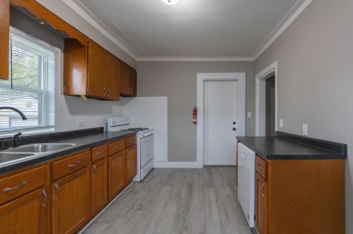 913 Jackson St, Kalamazoo MI  49001-3018 exterior