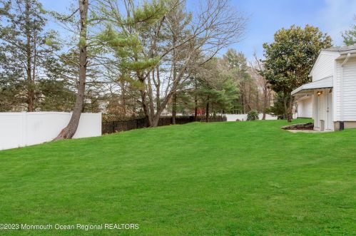 176 Bartley Rd, Jackson Twp NJ  08527-1240 exterior