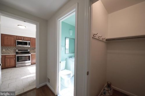 1158 Kensington Rd, Mc Lean VA  22101-2966 exterior