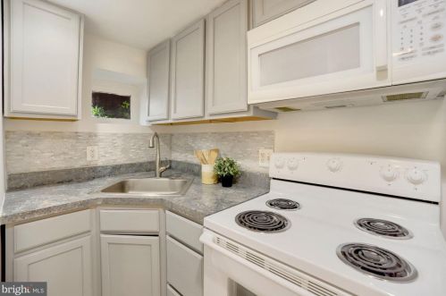 308 T St, Washington DC 20001-1843 exterior