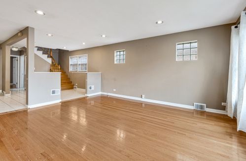 5845 Foster Ave, Chicago IL  60630-4635 exterior