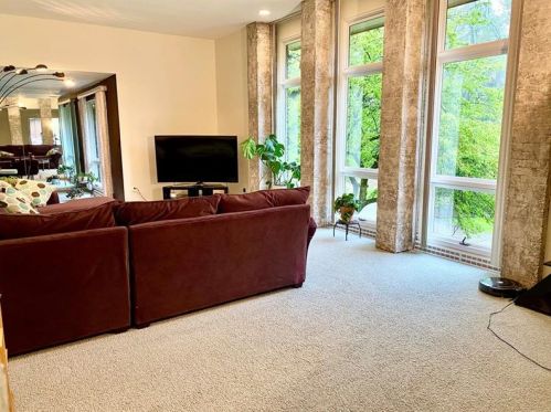 2315 Marbury Rd, Pittsburgh PA 15221-3672 exterior