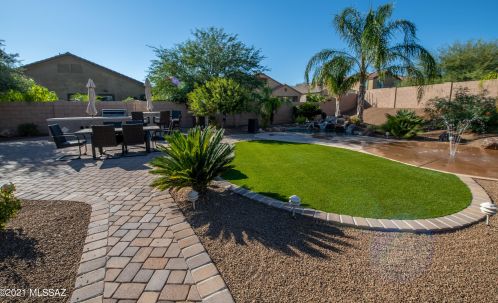 8499 National Dr, Tucson AZ 85742-8526 exterior